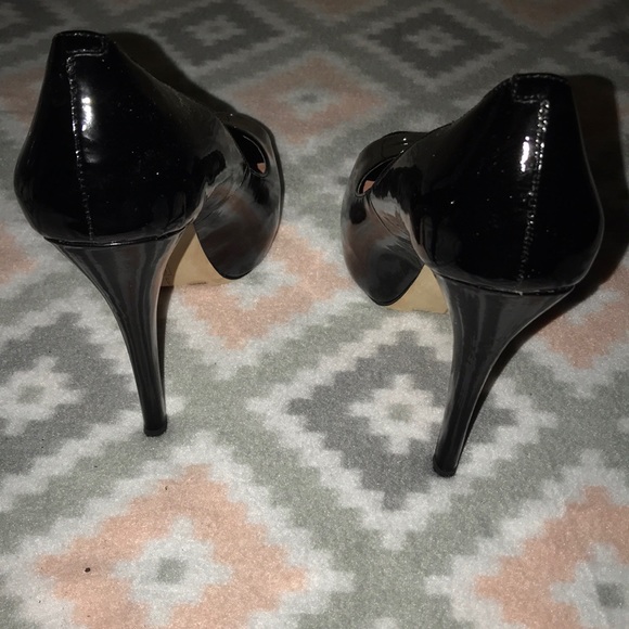 🆕 Vince Camuto 4 1/2 heels 👠 - Picture 4 of 5